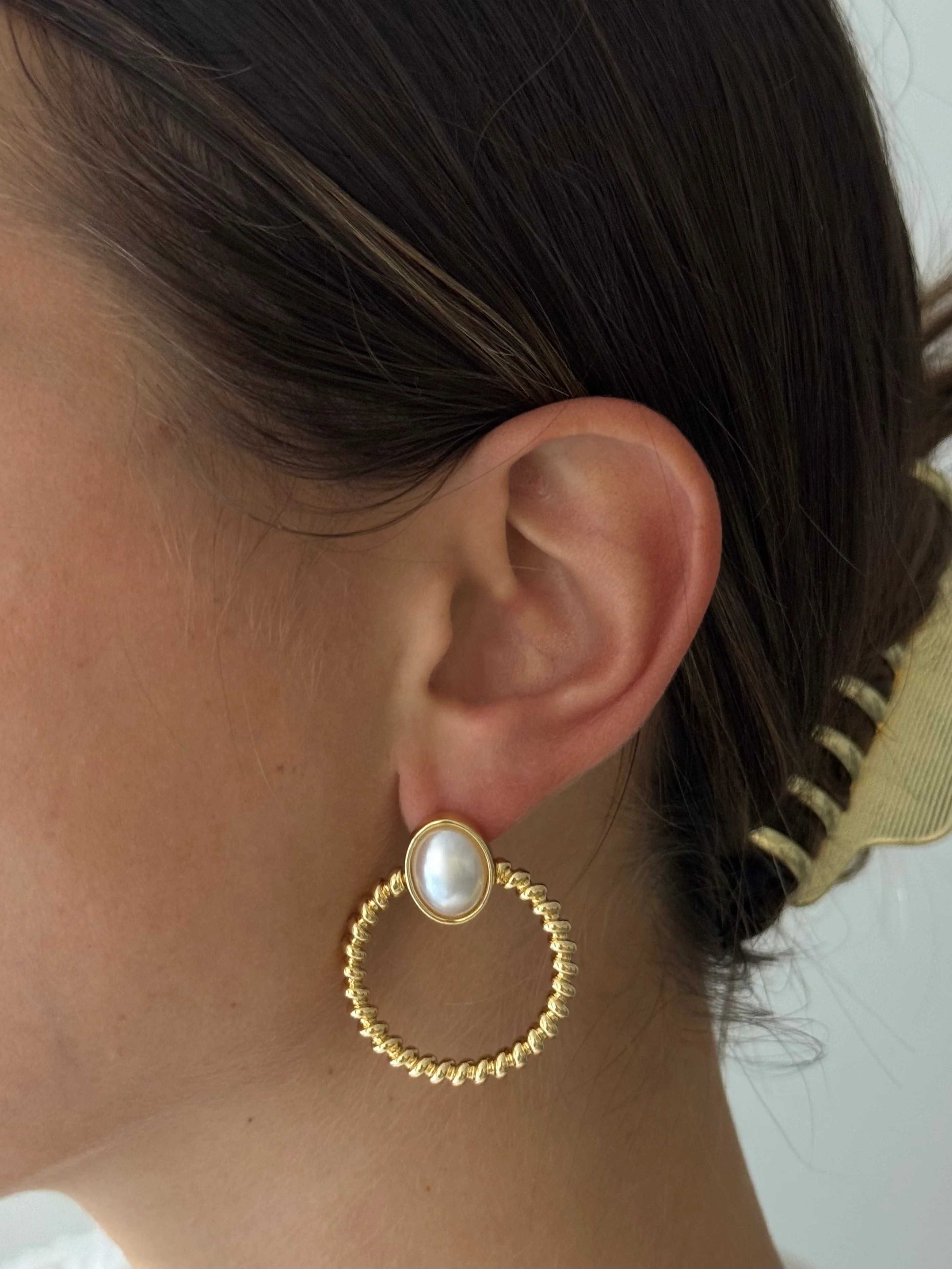 Eloise Pearl Hoops